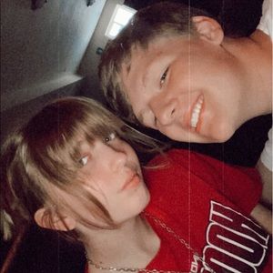 Meet your Posher, Avery